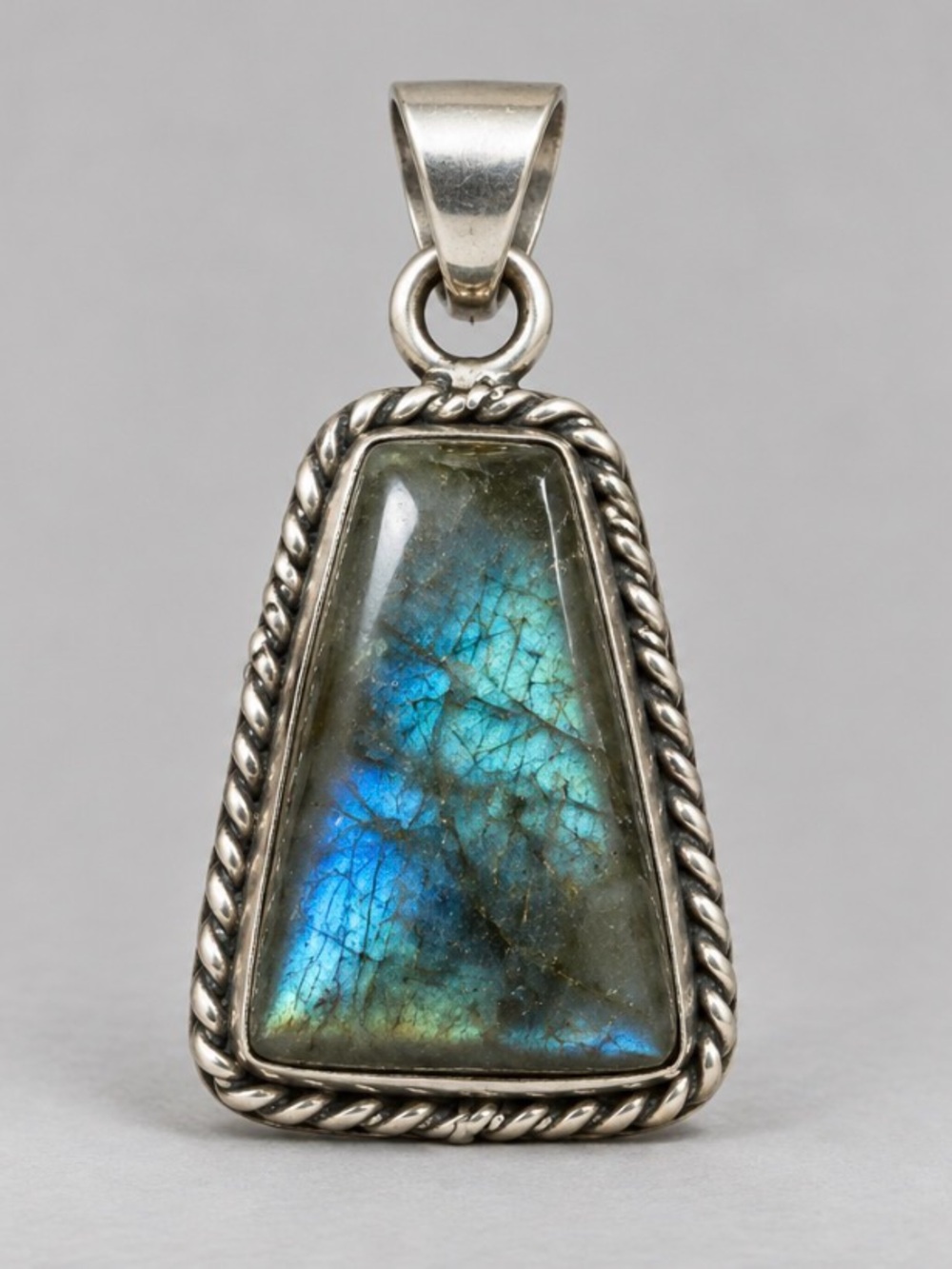 Sterling Silver Labradorite Pendant in Blue-Green